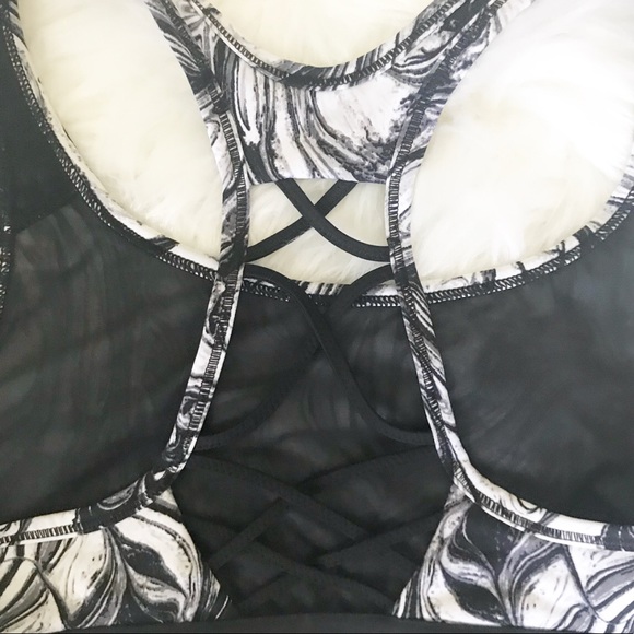 NWT Victoria Secret Sport Marble Sports Bra - Picture 4 of 4